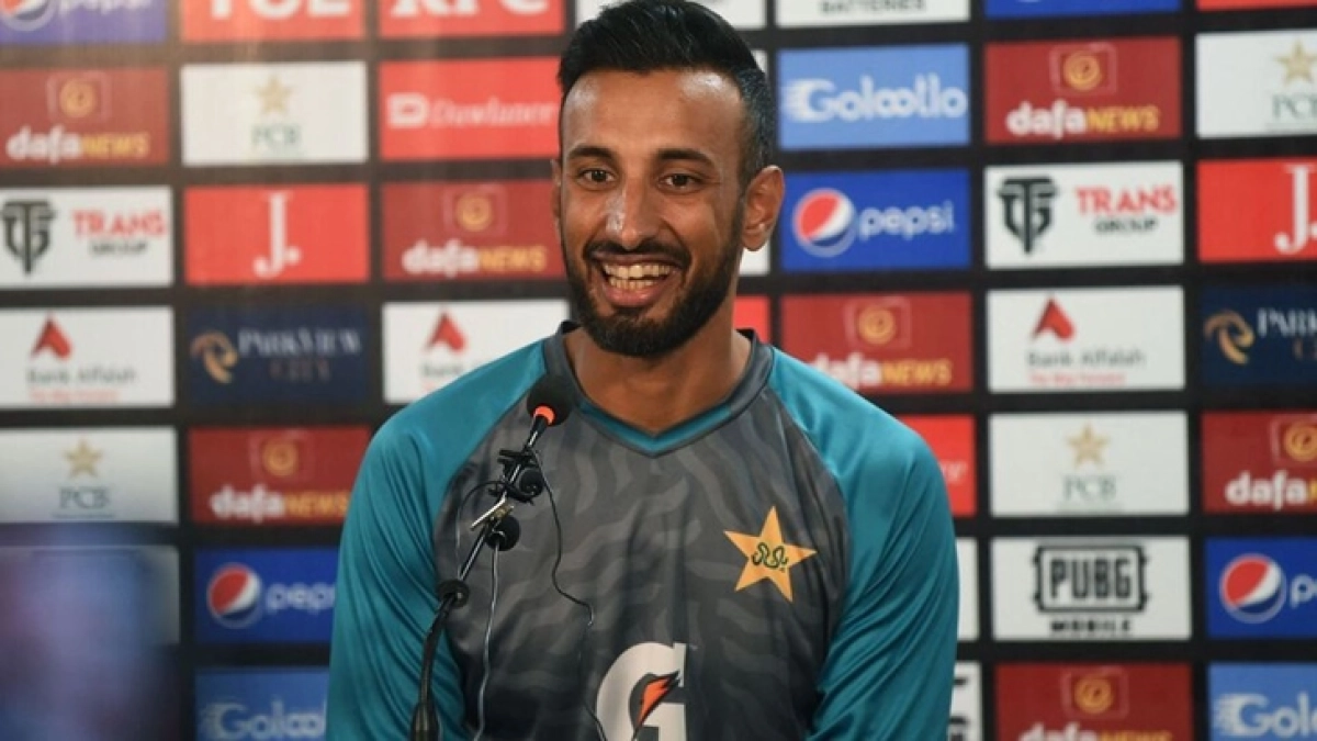 বাবরকে নিয়ে যা বললেন নতুন এই পাক অধিনায়ক