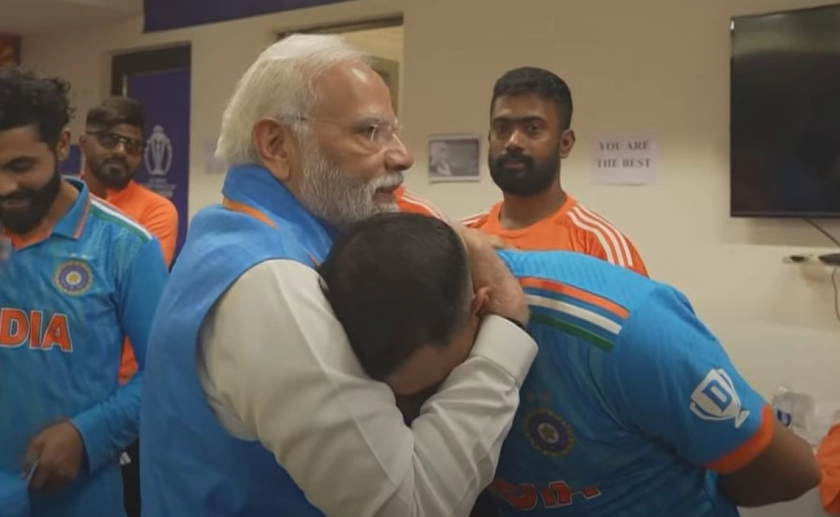 শামি বুকে টেনে আমন্ত্রণ জানিয়ে যা বললেন মোদি