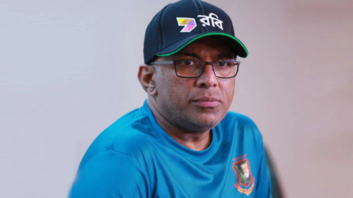 হাথুরুসিংহের ভাগ্য নির্ধারণ বিসিবির সভায় আসতে পারে কঠিন সিদ্বান্ত