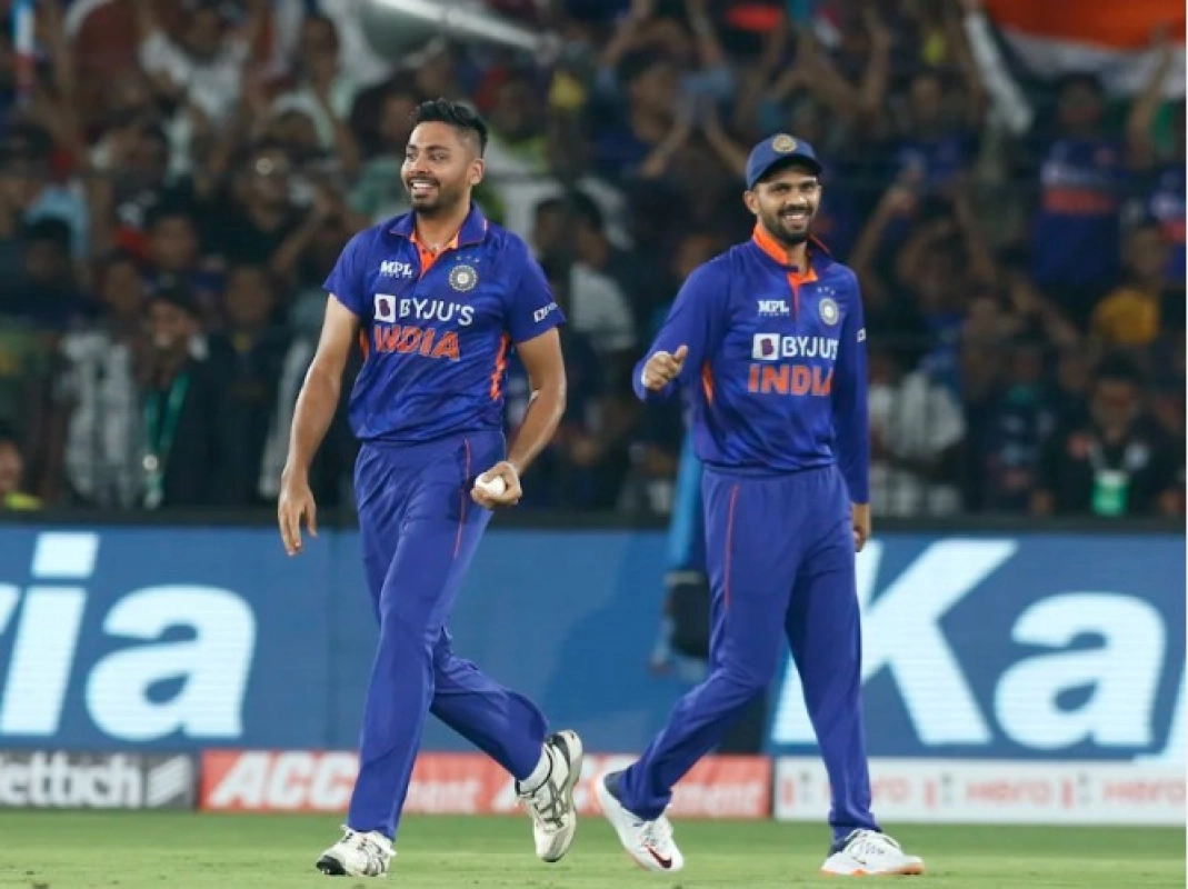 আজব কাহিনি কোনও বল না খেলেই আউট হল ব্যাটার