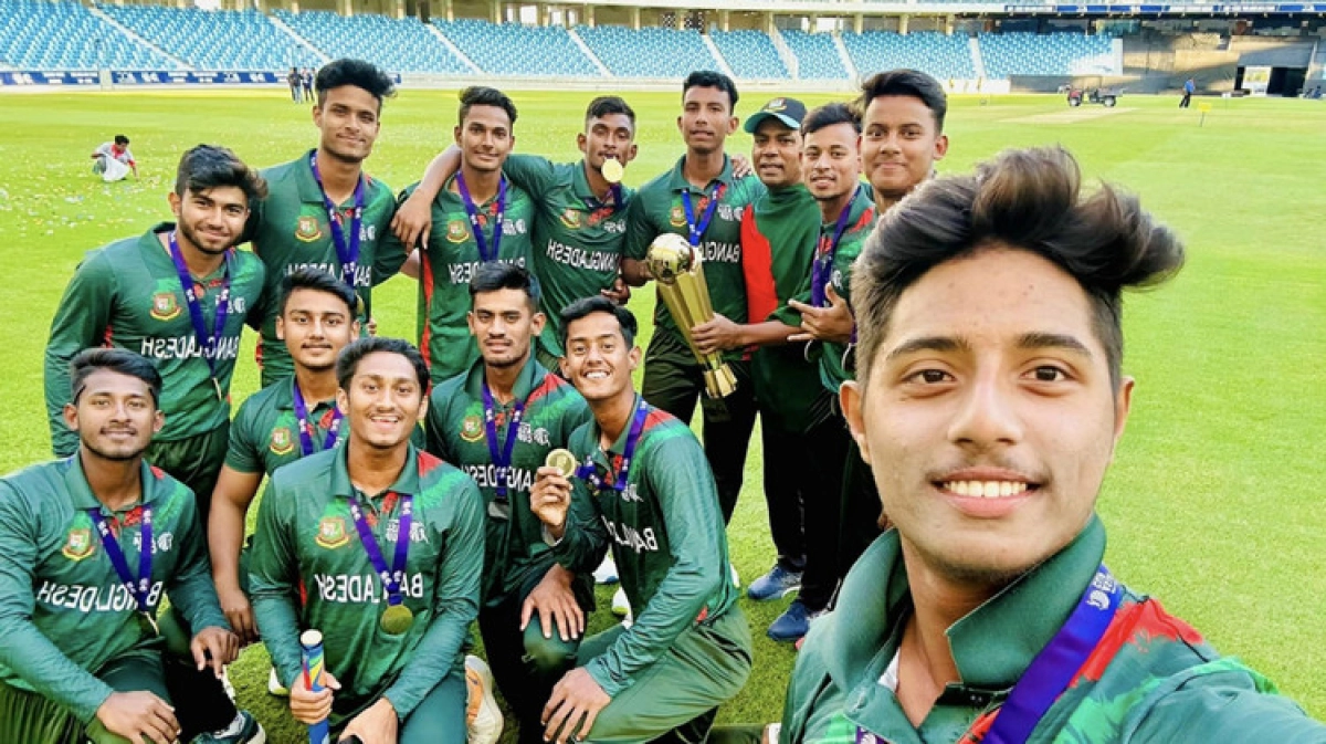 দেশে ফিরলেন বাংলাদেশের চ্যাম্পিয়ন যুবারা