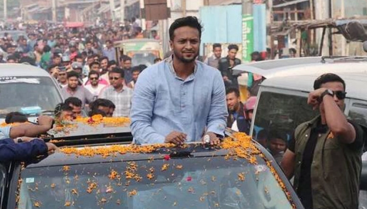 খালি মাঠে গোল দেয়ার অপেক্ষায় সাকিব (ভিডিও)