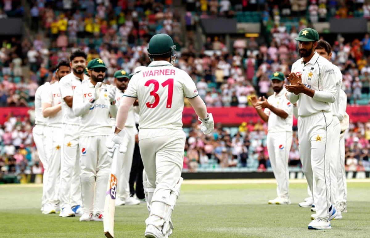 ধন্যবাদ ডেভিড ওয়ার্নার, আর কখনো দেখা যাবে না ব্যাট হাতে