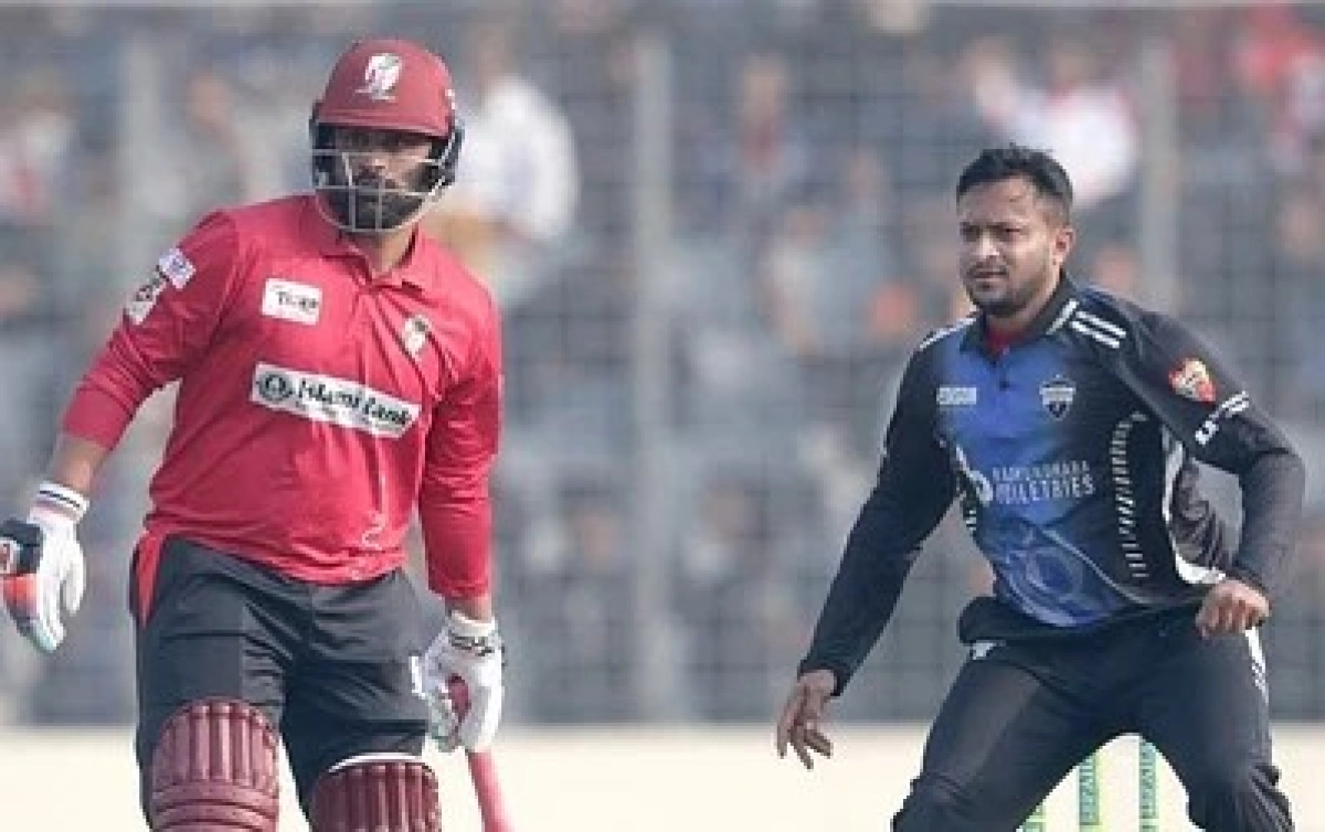 সাকিব-তামিম হাত মেলালেও কথা না হওয়ার কারণ জানালেন তামিম
