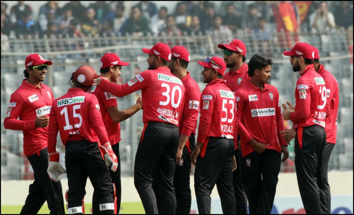 তামিমকে কত রানের লক্ষ্য দিলো সাকিব, দেখে নিন আপডেট স্কোর