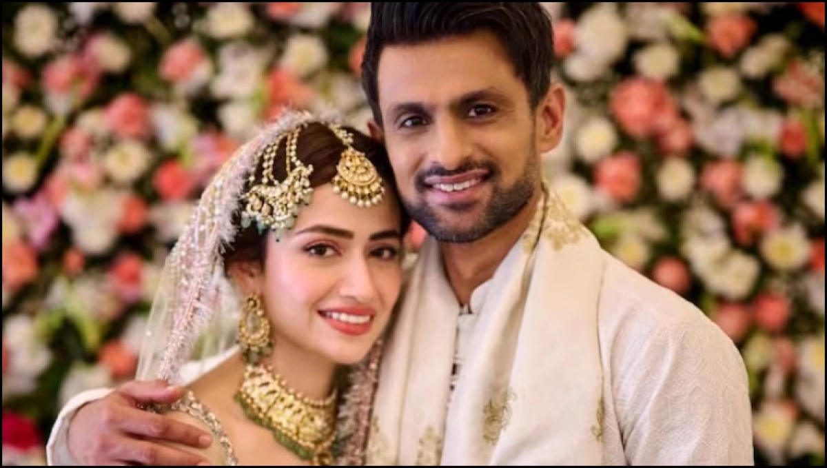 সুখের খোঁজে শোয়েবকে বিয়ে করে বিপদে পড়লেন সানা জাভেদ!