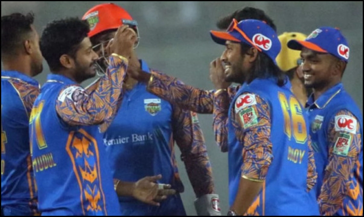 উড়তে থাকা খুলনার টানা তিন হার, যা বলছে খুলনা!