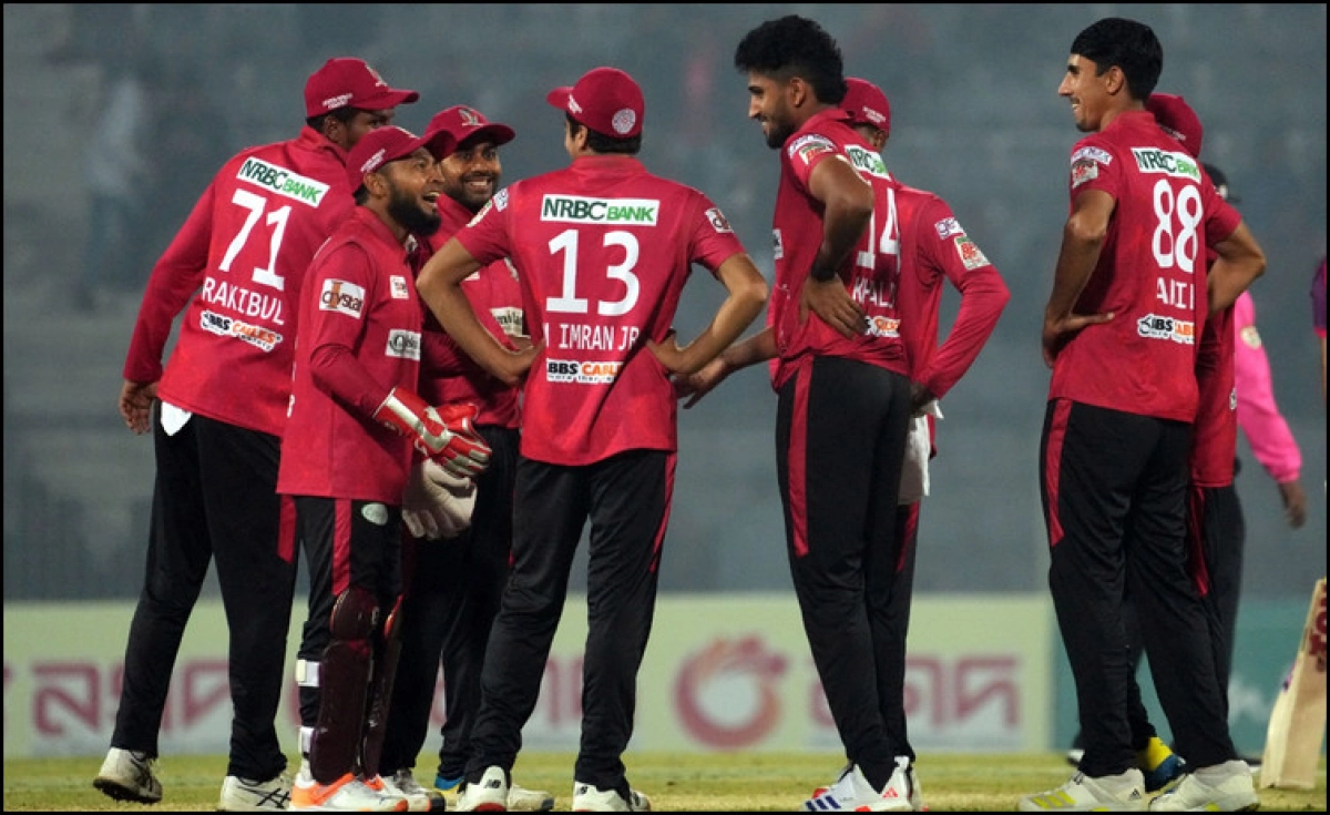 রোমাঞ্চকর বিপিএলের প্লে-অফের লড়াইয়ে এগিয়ে যারা!