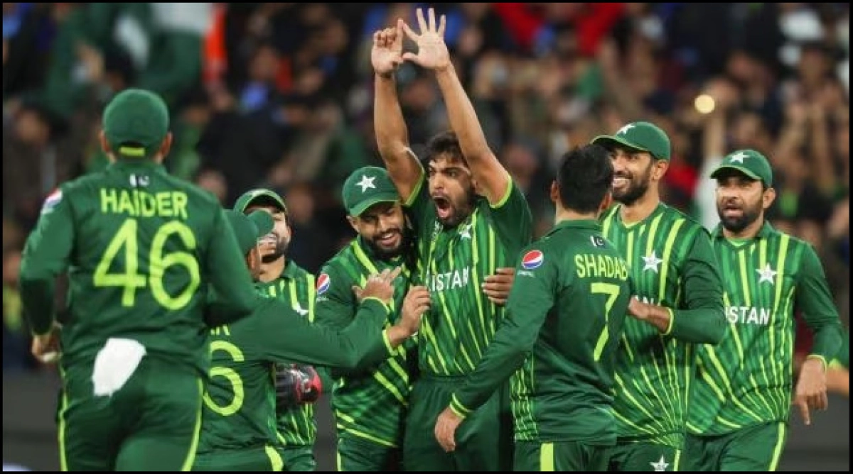 পাকিস্তানের তারকা ক্রিকেটারকে বড় ধরনের শাস্তি দিলো পিসিবি!