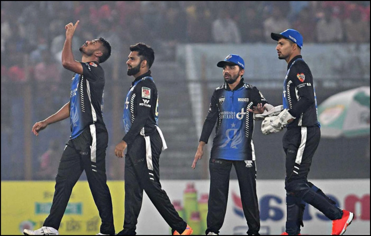 বিপিএলে ১৩ বলে ৫ উইকেট নিয়ে রনির রেকর্ড!