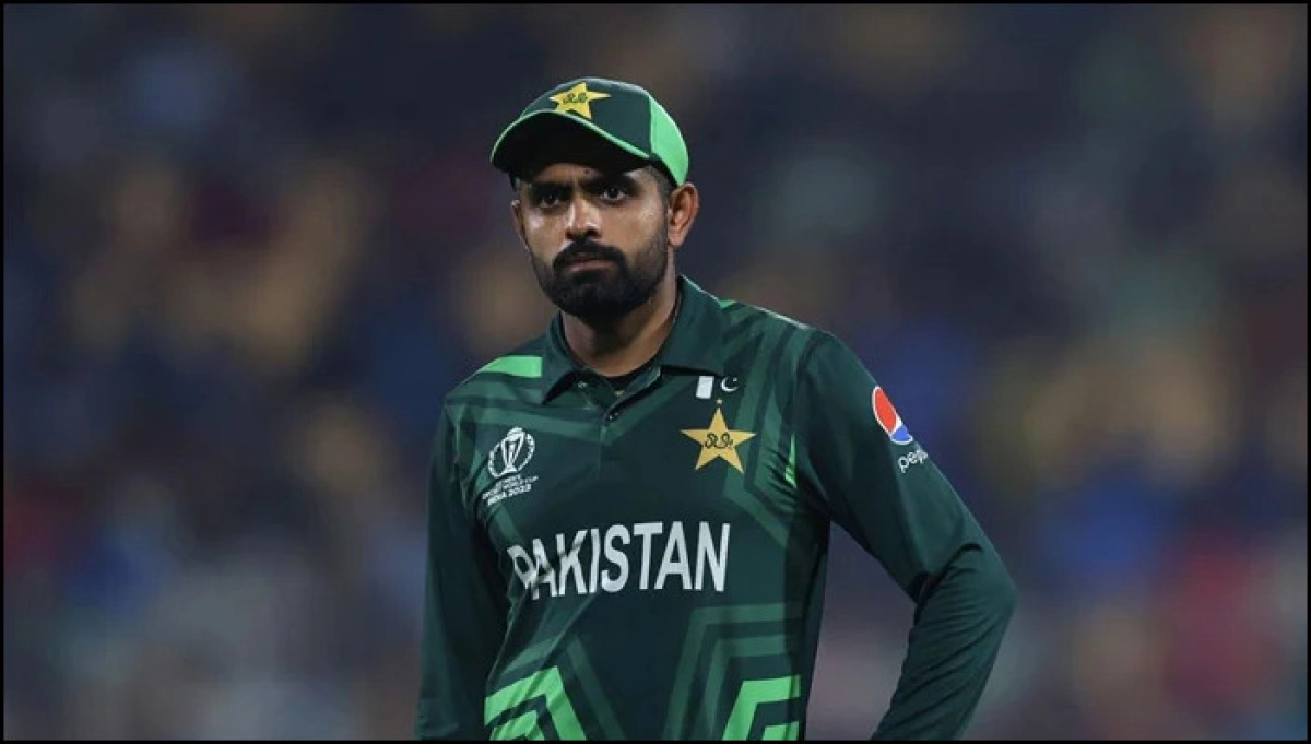 সব পরাজয়ের দোষ বাবরের উপর যেকানে দিলেন হাফিজ