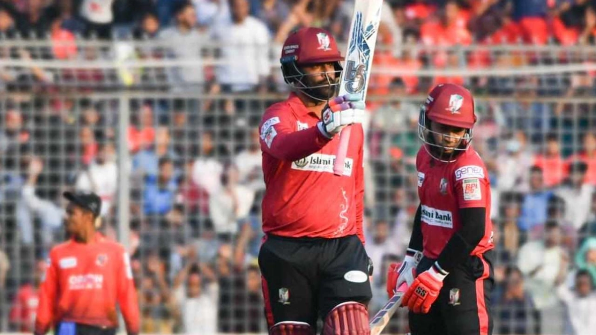 তামিমের ঝোড়ো ব্যাটে প্লে অফ থেকে বিদায় নিলো খুলনা