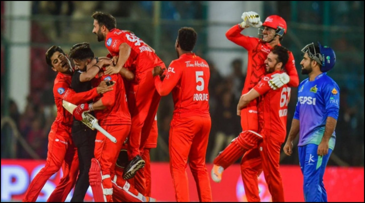 চরম নাটকীয়তার পর শেষ বলে নির্ধারন হল চ্যাম্পিয়ন পিএসএল ফাইনাল