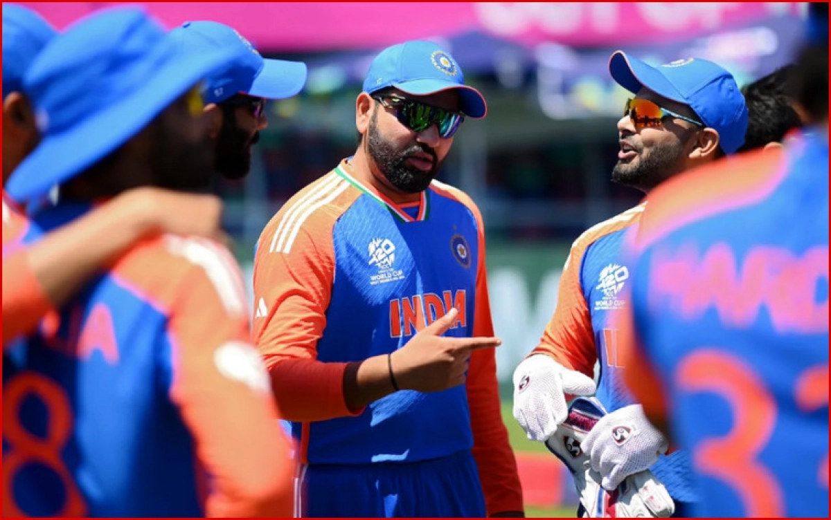 বিশ্বকাপে মাঠে নামার আগেই চরম বিতর্ক সমালোচনার ঝড়