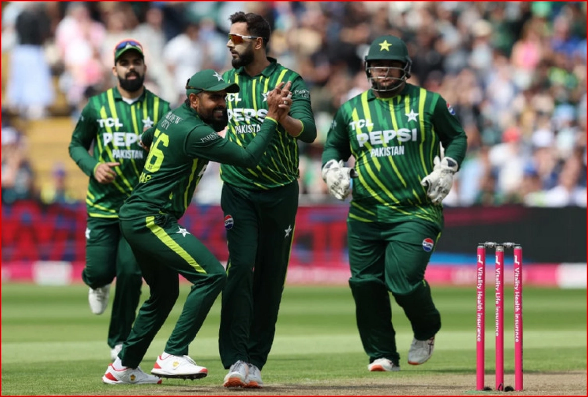টাকার বিনিময়ে ভক্তদের সঙ্গে যা করলেন বাবর-আফ্রিদিরা