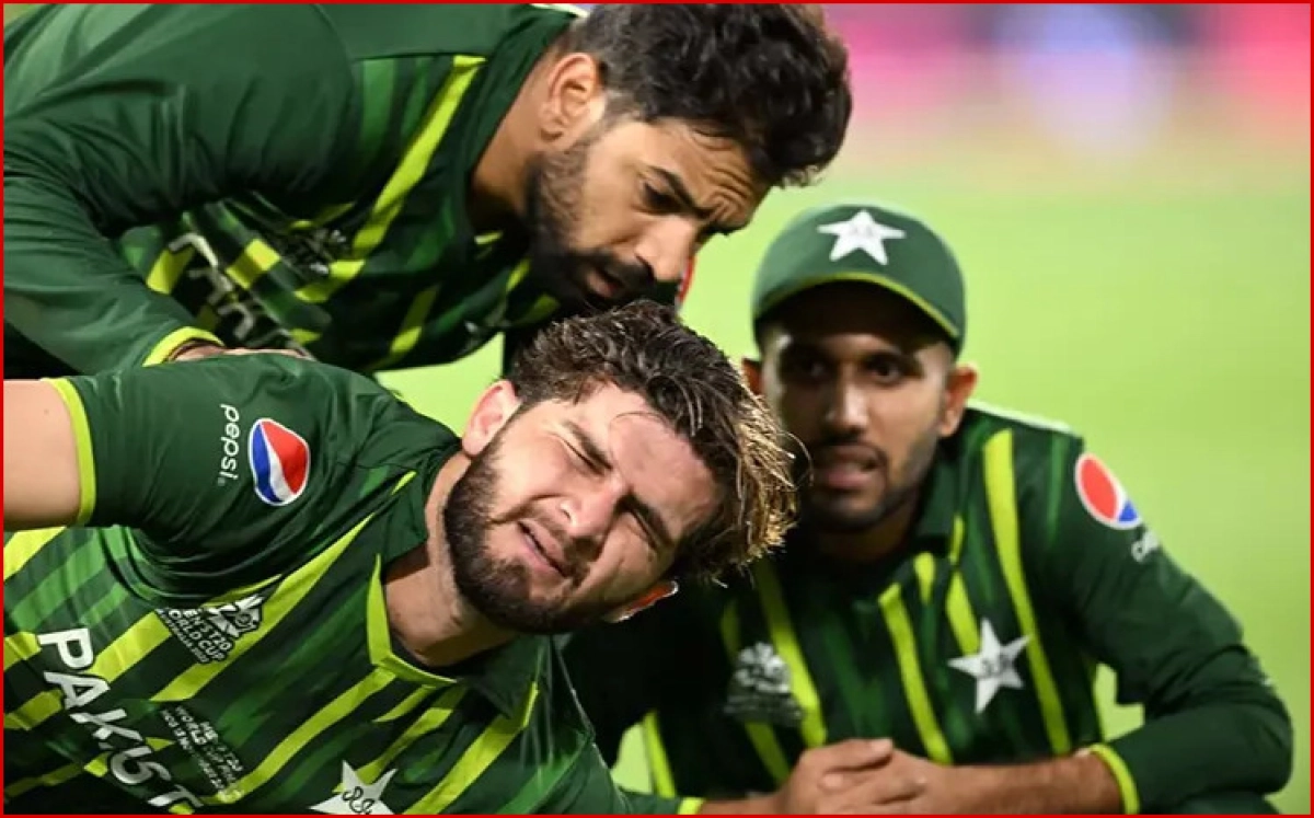 নাটকীয় সুপার ওভারে প্রথম ম্যাচেই বিদায়ের ঘন্টা বাজাল পাকিস্তানের