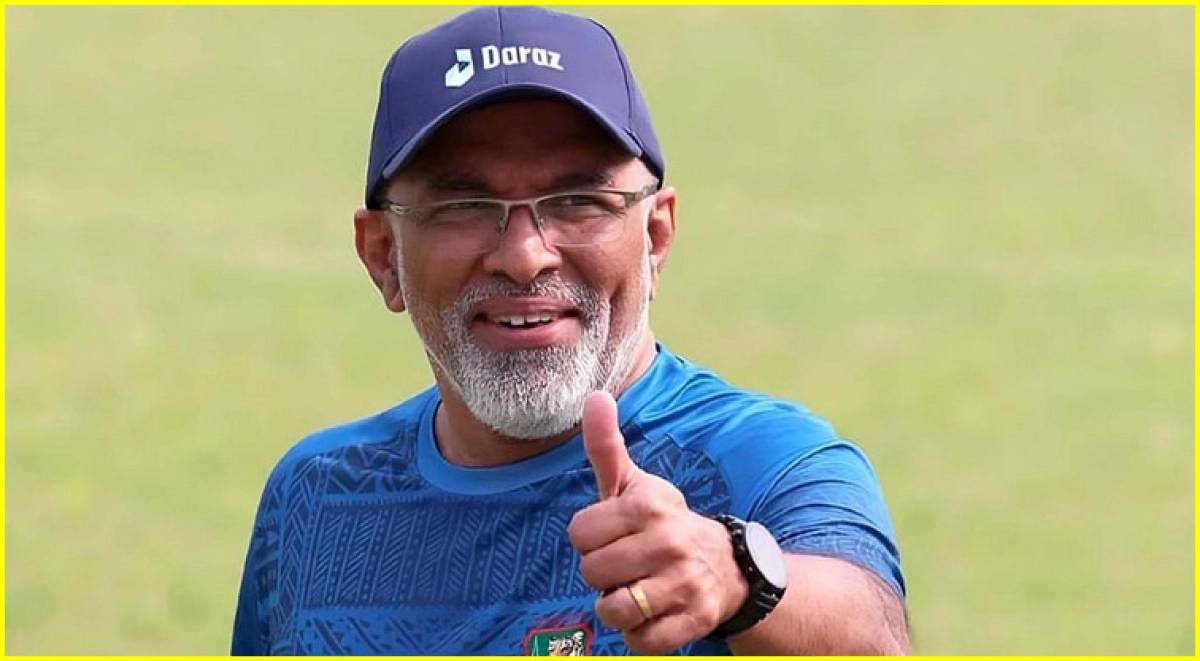 আবারও বেতন বাড়ছে কোচের
