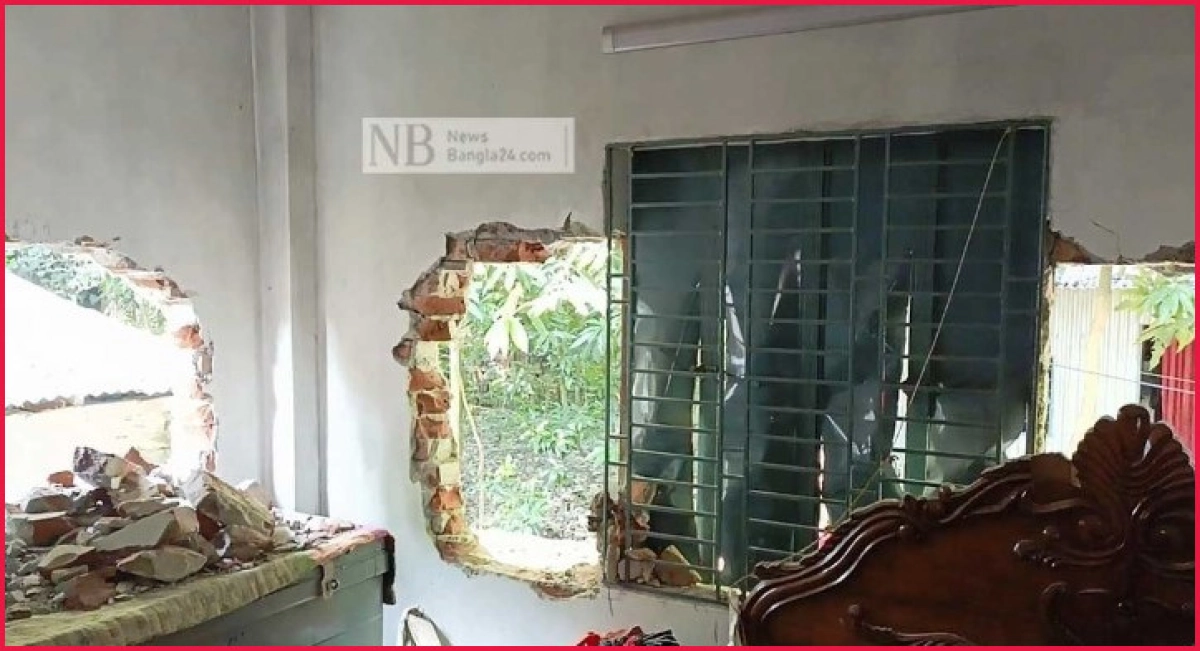 ব্রেকিং নিউজ ; মাশরাফীর বাড়িতে লুটপাট, পালিয়ে গেলেন বাড়ি থেকে