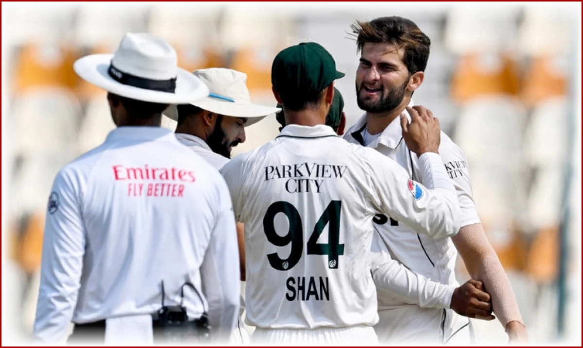 ম্যাচের মধ্যেই চরম অসুস্থ হয়ে হাসপাতালে তারকা ক্রিকেটার