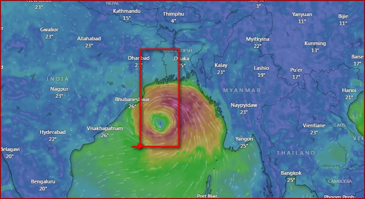 ব্যাপক হারে শক্তি বাড়াচ্ছে ঘূর্ণিঝড় ‘ডানা’, সরাসরি দেখে নিন ঝড়ের অবস্থান