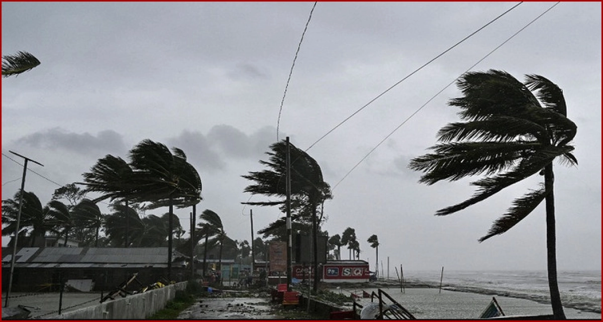 দুপুরের মধ্যে বাংলাদেশের যে ৮ জেলায় ১০০ কিমি বেগে ব্যাপক ঝড়ের আভাস