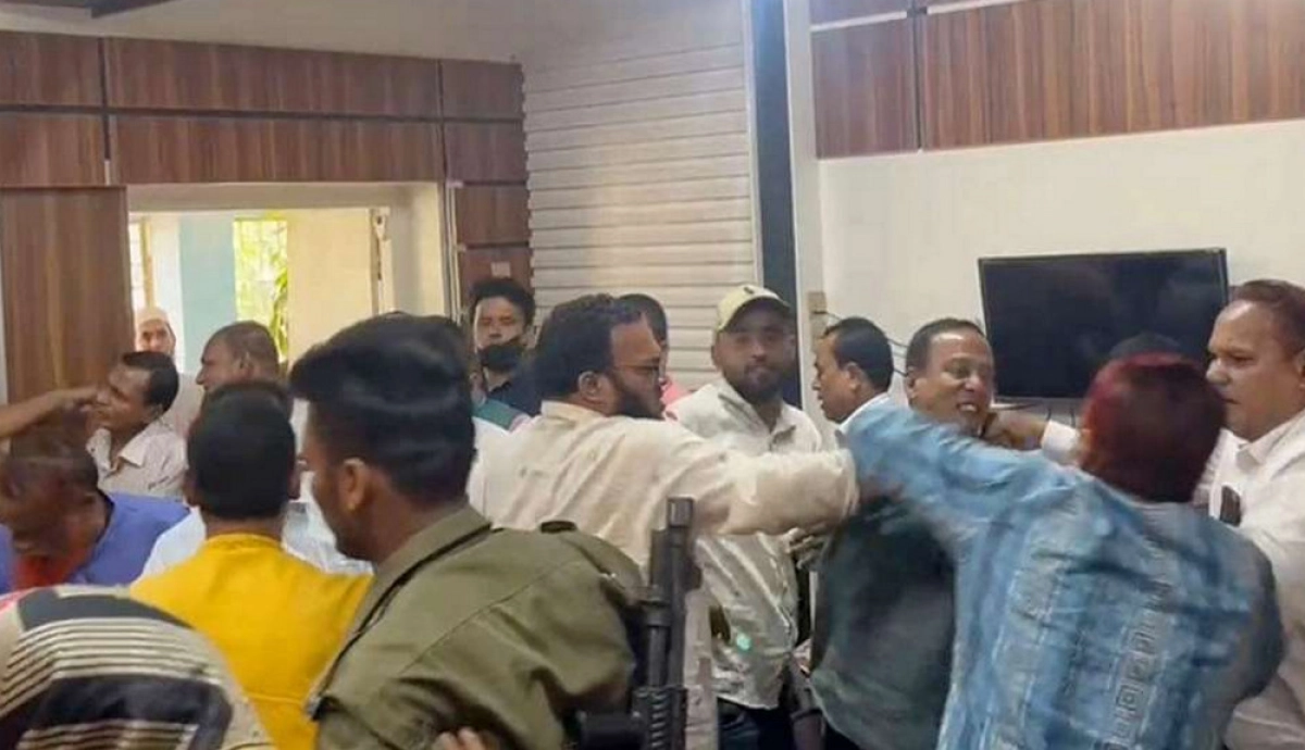 জামায়াতের নায়েবে আমিরসহ চার নেতাকে পেটালেন বিএনপি নেতাকর্মীরা