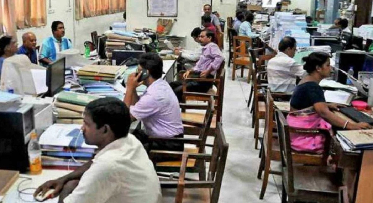 মে মাসে সরকারি চাকরিজীবীদের জন্য দুইবার তিনদিনের ছুটি