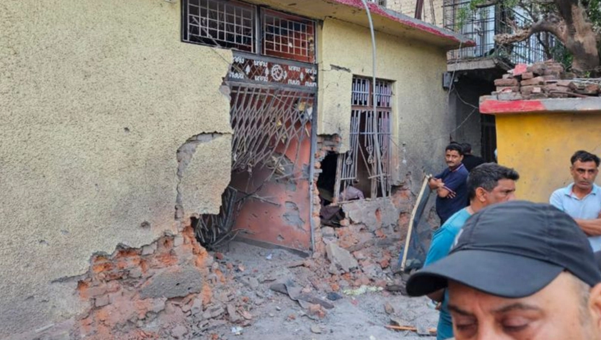 কাশ্মীরে পাক হামলায় ভারতের ১০ বেসামরিক নিহত, দুই শিশুও আছে