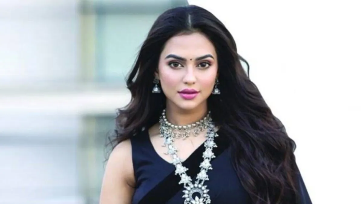 অভিনেত্রী নুসরাত ফারিয়া আটক