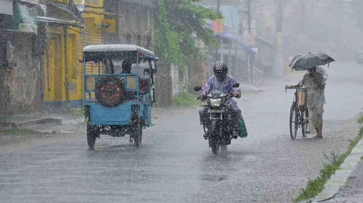 সকাল ১১ টার মধ্যে যেসব জেলায় ঝড় ও বজ্রবৃষ্টির সম্ভাবনা