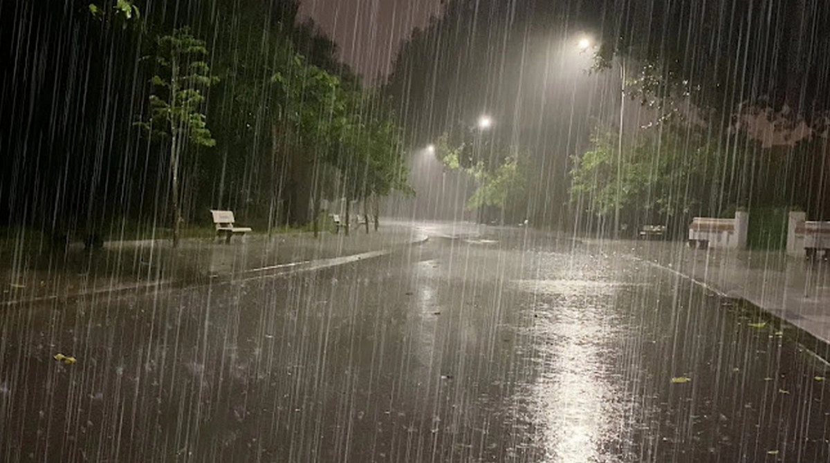 রাত ১০টার মধ্যে বজ্রপাত ও ভারী বৃষ্টির সতর্কতা—যে সব জেলায় ঝুঁকি বেশি