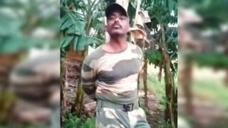 বিএসএফ সদস্যকে ধরে কলাগাছের সঙ্গে বাঁধল জনতা
