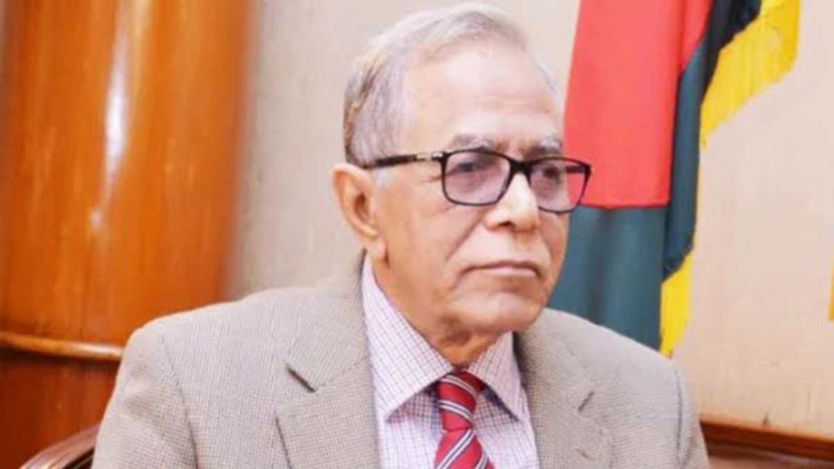 গভীর রাতে চুরি করে দেশে ফিরলেন আব্দুল হামিদ