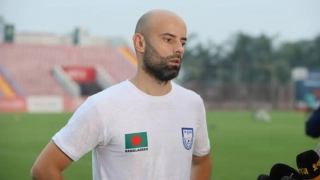 তিন মাসে তিন সপ্তাহ ঢাকায় ছিলেন, অনলাইনে তথ্য নিয়ে ও কোচিং স্টাফের তথ্য নিয়ে দলে ডাকেন