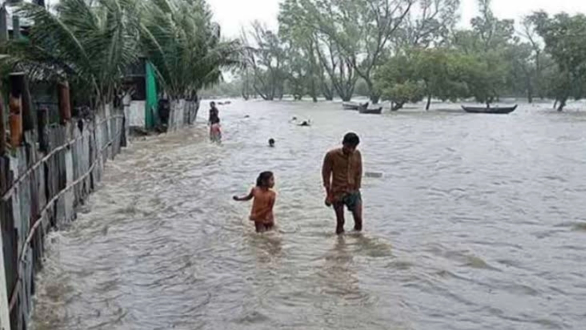 জরুরী ভাবে তিন বিভাগে বন্যার শঙ্কা