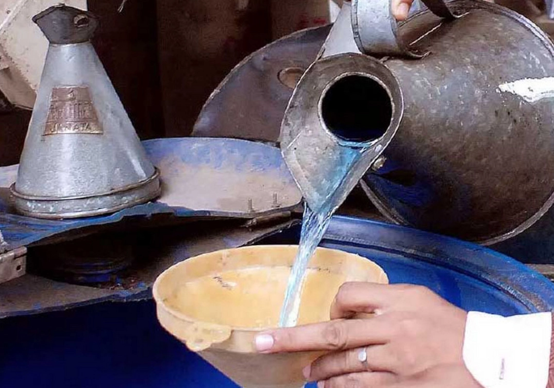 লাফিয়ে বাড়ল জ্বালানি তেলের দাম