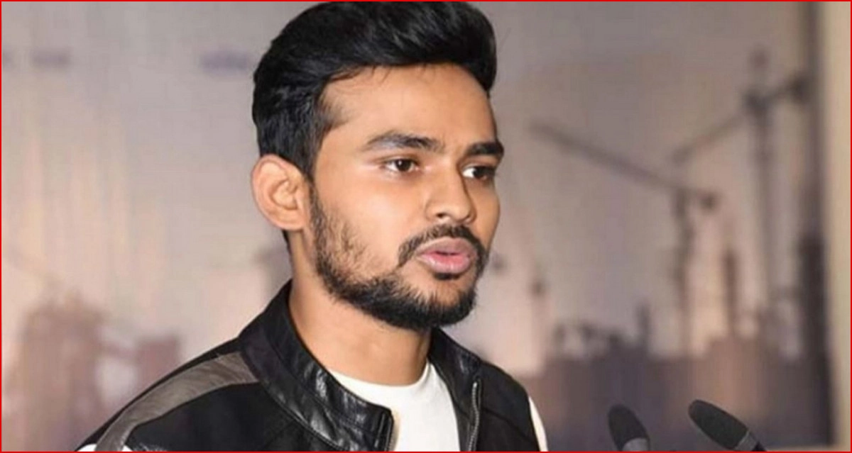 আসিফ মাহমুদ কি আগ্নেয়াস্ত্র রাখতে পারেন