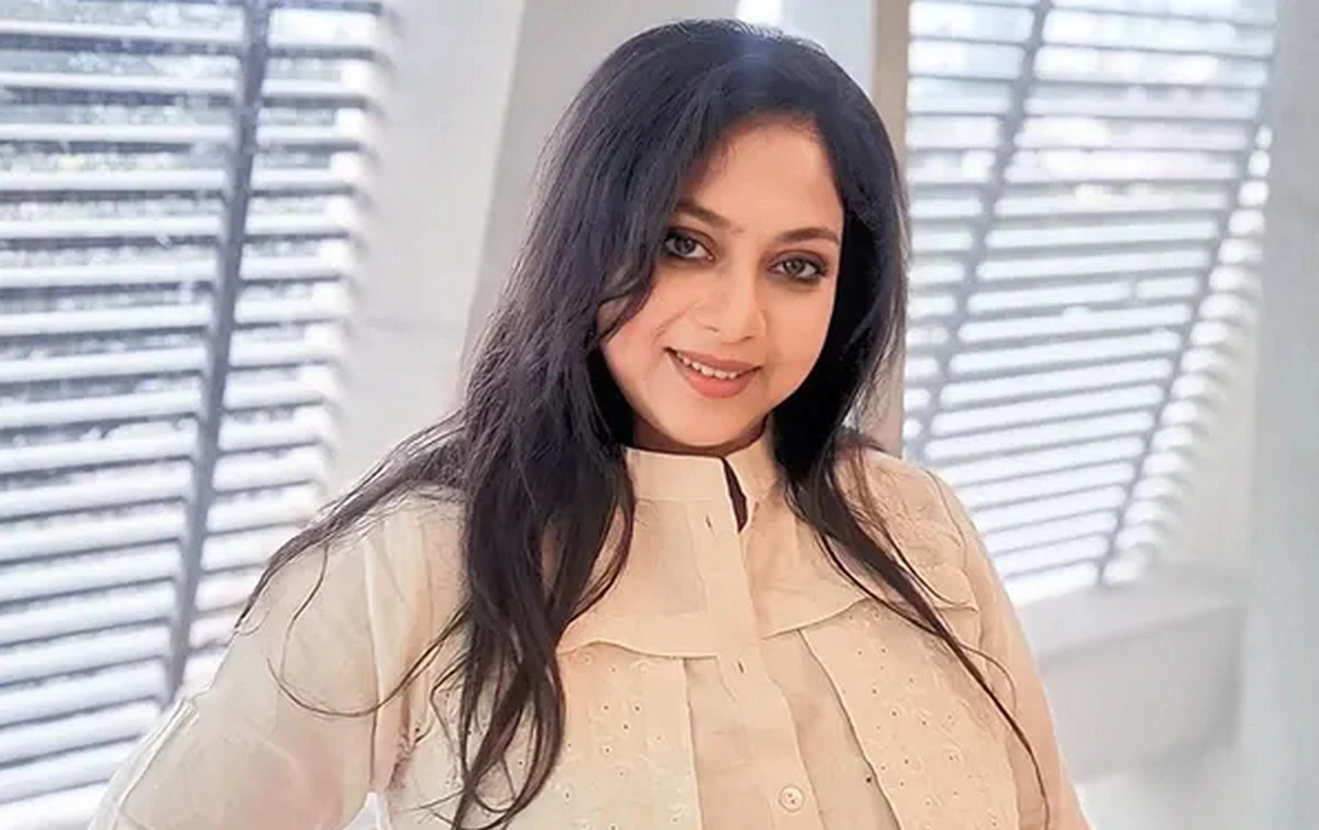 লাইভে এসে নিজের আসল ফেসবুক আইডি জানালেন শাবনূর, ভক্তদের সতর্ক করলেন
