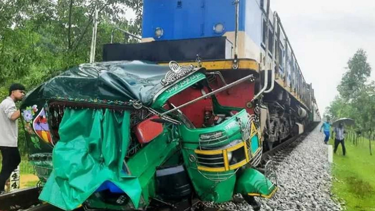 কক্সবাজারে মর্মান্তিক দুর্ঘটনা: ট্রেনে কাটা পড়ে ৫ জন