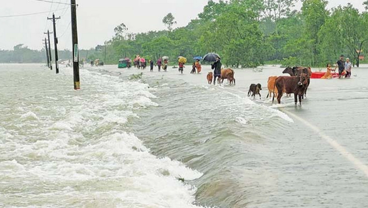 দেশে ভারী বৃষ্টির পূর্বাভাস, বাড়ছে বন্যার শঙ্কা