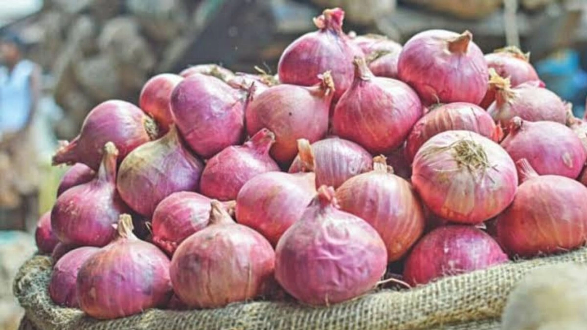 ফের বাড়ল দেশি পেঁয়াজের দাম
