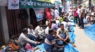 পে স্কেল ঘোষণার আগে ফের লাগাতার অবস্থানে শিক্ষকরা