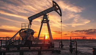 আবারও বাড়লো জ্বালানি তেলের দাম
