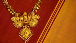 বাংলাদেশে আজ এক ভরি সোনার দাম