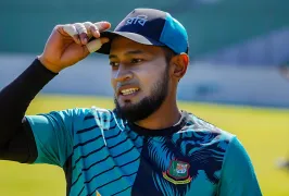 বিপিএল নিলামে দল না পেয়ে মুশফিকের স্ট্যাটাস