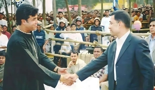 হঠাৎ কেন আলোচনায় নায়ক মান্নার সঙ্গে তারেক রহমানের সেই পুরনো ছবি