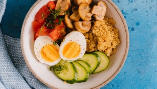 ডিমের সাথে ভুলেও খাবেন না এই ৫টি খাবার