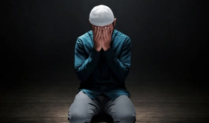 মুমিন বান্দাদেরকে আল্লাহ ৫ কারনে বেশি বিপদ-আপদ দেন