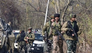 পাকিস্তানি বাহিনীর সঙ্গে ‘ভারতীয় বাহিনীর’ তুমুল সংঘর্ষ, নিহত ৩