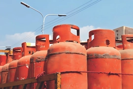 রোজার আগে লাফিয়ে বাড়ল গ্যাসের দাম